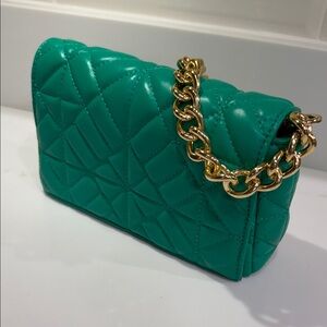 Elegant Green Quilted Chain Bag